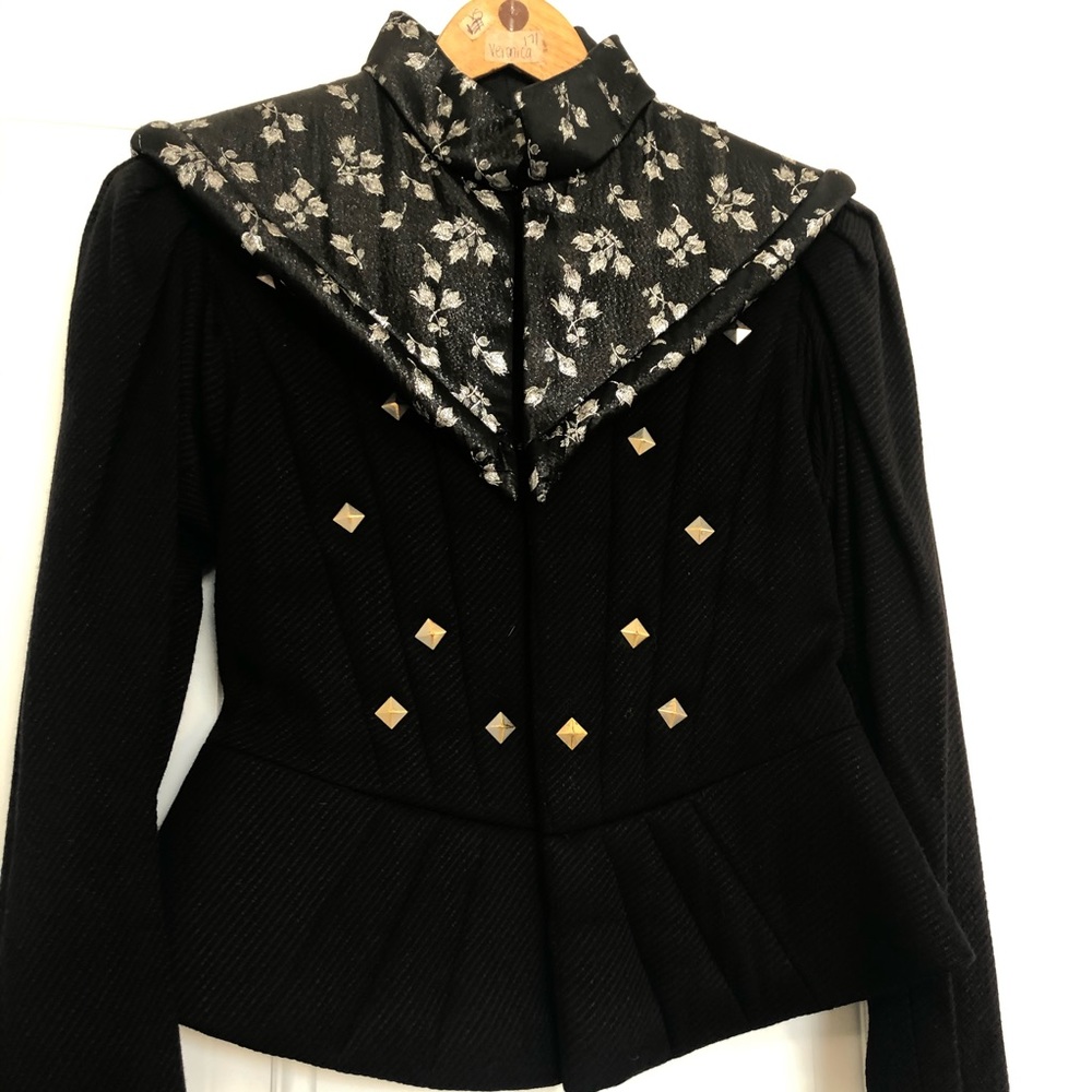 Costume coat